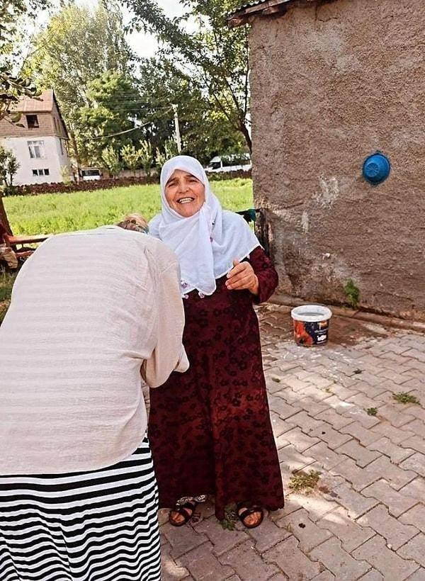 <p><strong>ÜÇÜNCÜ ÇOCUĞUNA HAMİLE</strong></p>
<p> </p>