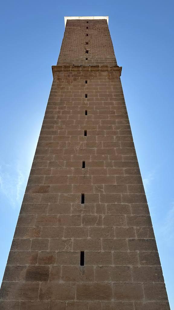 <p><em>(Harran Kalesi)</em></p>
