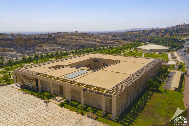 <p><em>(Şanlıurfa Müzesi)</em></p>

