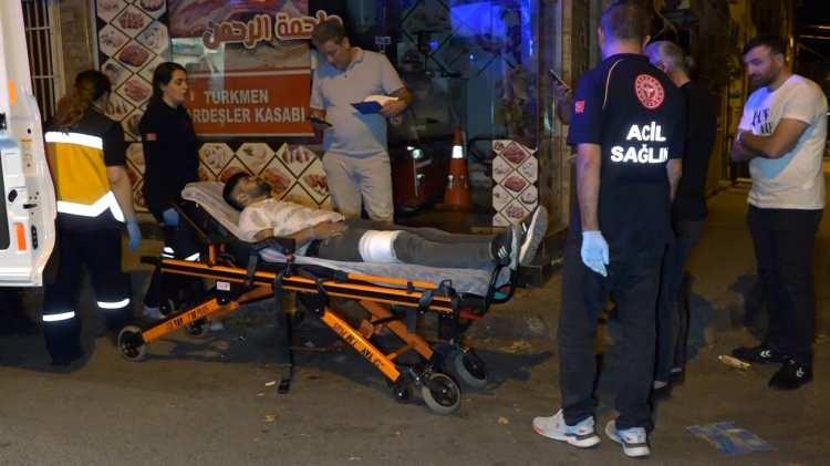<p><strong>'UYUŞTURUCU MADDE SATMAMASI İÇİN DAHA ÖNCE UYARDIM'</strong></p>

<p>Atilla H.’nin polise verdiği ilk ifadesinde, "Uyuşturucu madde satmaması için daha önce uyardım. Onu mahallede gördüğümde takip ettim ve vurdum. Bunun için beni yargılayabilirsiniz, pişman değilim.” dediği öğrenildi. Gözaltına alınan Atilla H.’nin emniyetteki işlemlerin devam ediyor. </p>
