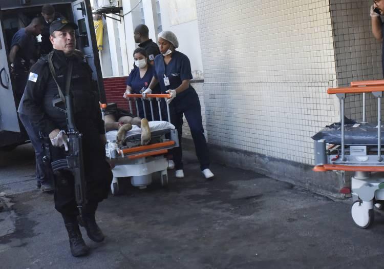 <p>Guaruja'daki operasyonu eleştiren Brezilya Adalet Bakanı Flavio Dino, polisin tepkisinin işlenen suçla orantılı olmadığını söylemişti.</p>