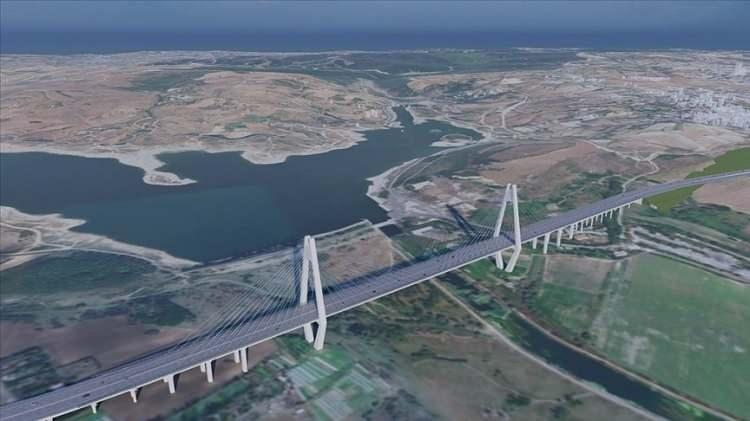 <p><strong>YAPIMCI ŞİRKETLER İLE GÖRÜŞÜYORUZ</strong></p>
<p><br />
Kanal İstanbul için dünyada bu tür deniz yapılarını yapan firmalar ile birkaç senedir görüşüyoruz ama Türkiye için doğru şartları bulmamız lazım. Şartların doğru yere oturtulması ile ilgili bir süreç var.</p>
