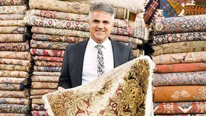 <p><span style="color:#800000"><strong>Görüntüleri sızdıran kişinin ise ünlü yıldızların halıcısı olarak bilinen</strong></span><span style="color:#000000"><strong> H. E.</strong></span><span style="color:#800000"><strong> olduğu ortaya çıkmıştı.</strong></span></p>
