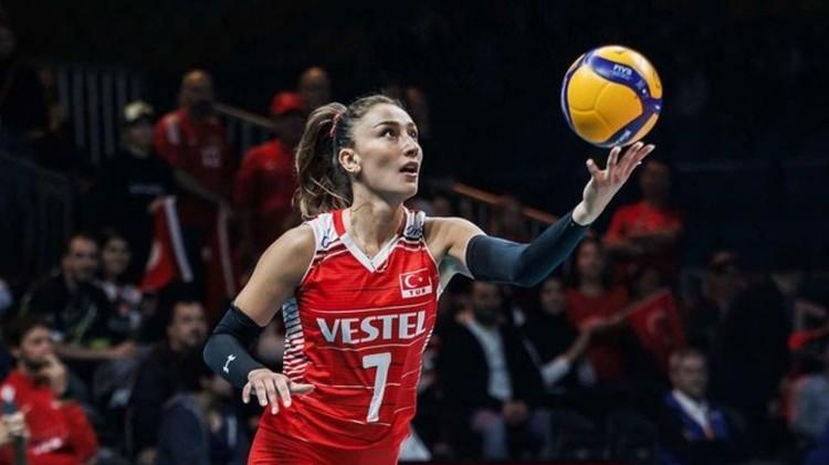 <p><strong>Tehditlerin sonu gelmeyince durumun ciddiyetinden ve can güvenliğinden endişe duyan başarılı voleybolcu İstanbul Cumhuriyet Başsavcılığı'na başvurdu.</strong></p>
<p> </p>