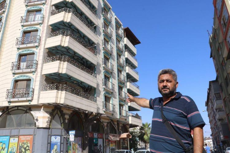 <p>Eğri balkonlu bina yaptık, buna dünyanın parasını harcadık.</p>
<p> </p>