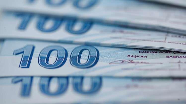 <p>FARKLI SİGORTA KOLUNDAKİ HİZMETLER</p>

<p>Sigortası 30 Nisan 2008 tarihinden sonra başlayanlar, ilk defa sigortalı çalışmaya başlayanların hangi statüden emekli olacakları ise tüm çalışma yaşamları boyunca en çok çalıştıkları statüye göre belirleniyor.</p>
