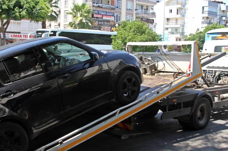 <p>Her iki araç da 60 gün süreyle trafikten men edildi.</p>