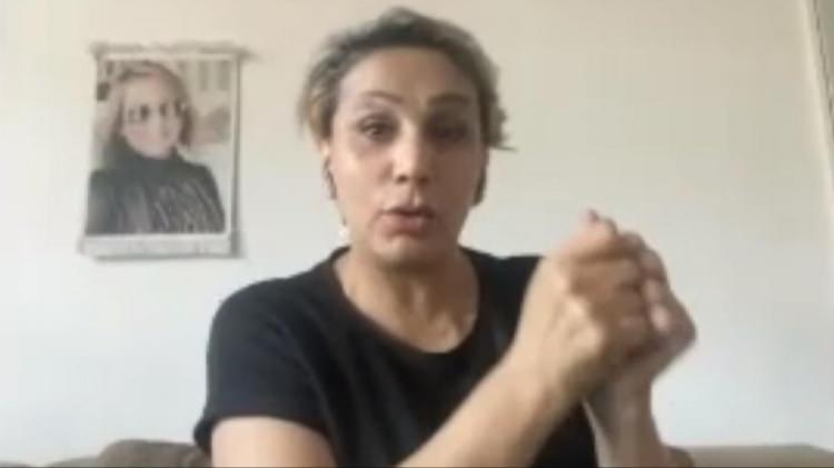 <p>"BENİM İÇİN ÖNEMLİ OLAN KUR'AN-I KERİM'E İLİŞTİRİLEN AYAKKABILARI KUTSAL KİTAPTAN SÖKMEKTİ"</p>
<p>Kur'an-ı Kerim'i yakan Danimarkalı kişinin, başka bir Kur'an-ı Kerim'in üzerine ayakkabı koyduğunu gördüğünü anlatan Samarrayi, bu duruma daha çok sinirlendiğini ve kutsal kitap üzerindeki ayakkabıyı almak istediğini belirtti.</p>