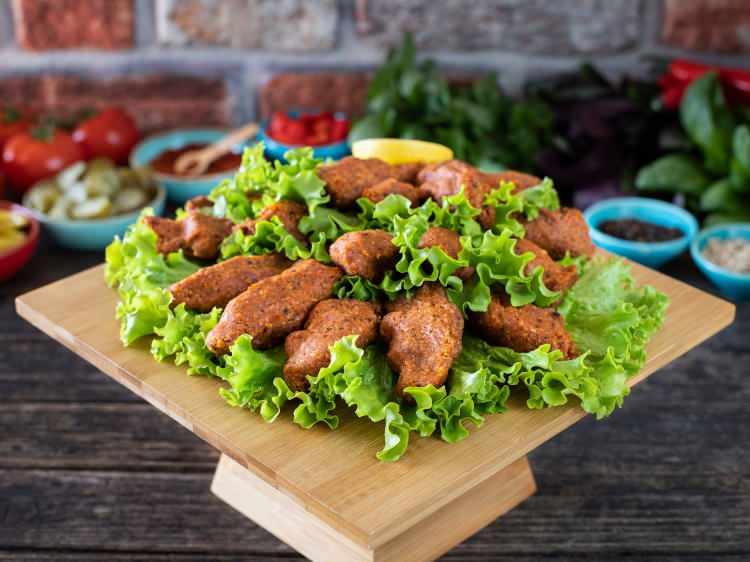 <p>İncecik, şeflik ve restoran işletmeciliği kariyerine 1994 yılında başladığını belirterek, Osmanlı mutfağına y&ouml;nelik araştırmalar da yaptığını kaydetti.</p>

<p>&nbsp;</p>
