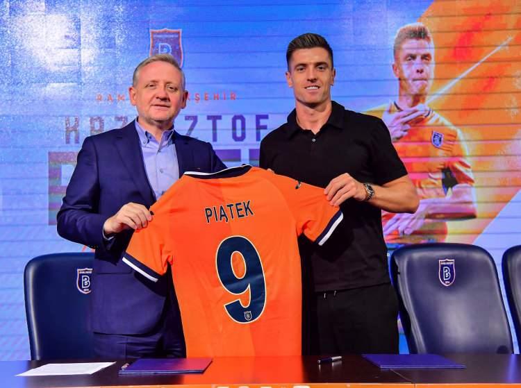 <p>Krzystof Piatek (Forvet)<br />
<br />
<br />
Hertha Berlin > Başakşehir</p>
