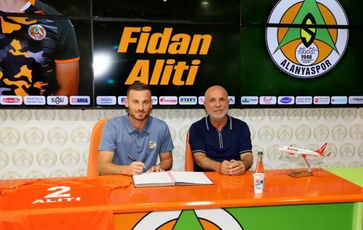 <p>Fidan Aliti (Stoper)<br />
<br />
<br />
FC Zürich > Alanyaspor</p>