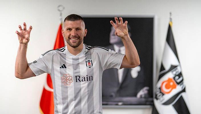 <p>Ante Rebic (Sol kanat)<br />
<br />
<br />
Milan > Beşiktaş</p>
