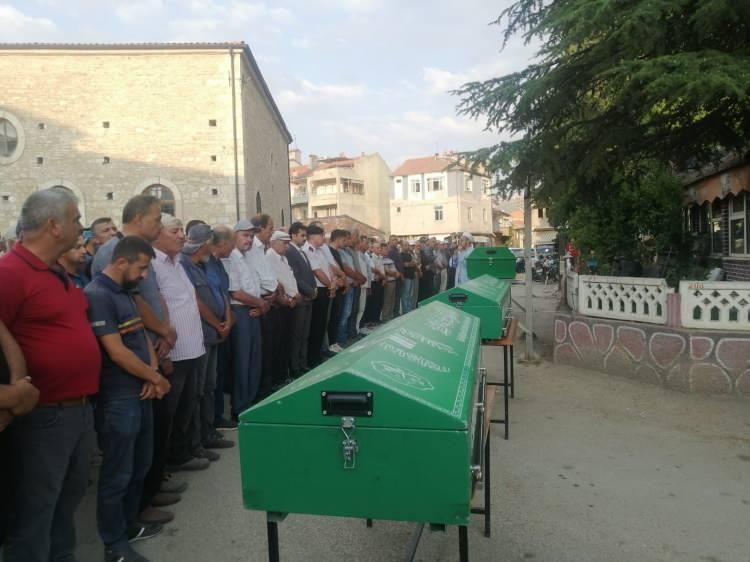 <p>Öte yandan Hayrettin T., jandarmadaki işlemlerinin ardından çıkarıldığı mahkemece tutuklanarak cezaevine gönderildi.</p>