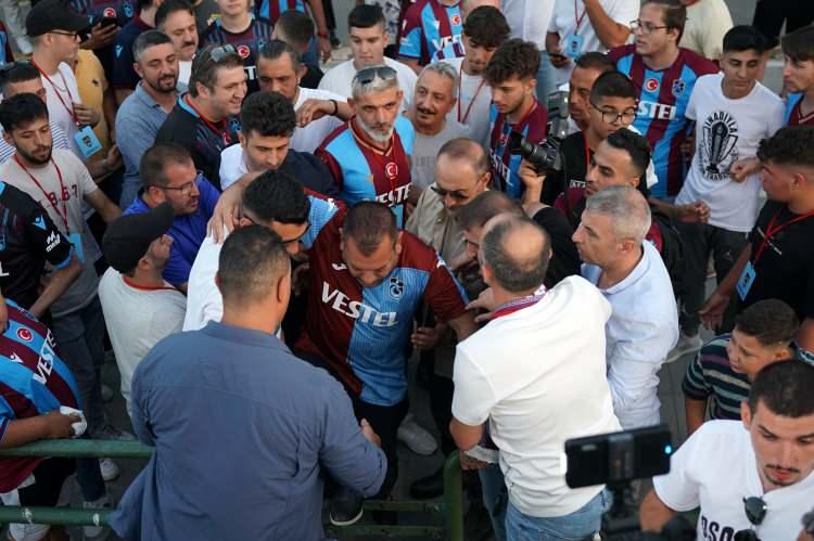 <p>Gurbetçi Gençler taraftar grubu tarafından yapılan organizasyona çok sayıda Trabzonspor taraftarı katıldı.</p>
