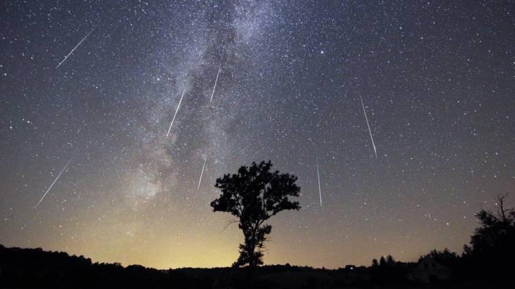 <p><strong>Onun bir meteor yağmurunun başlangıç evrelerinde görülen meteorlardan birisi olduğu tespit edilmiştir."</strong></p>
