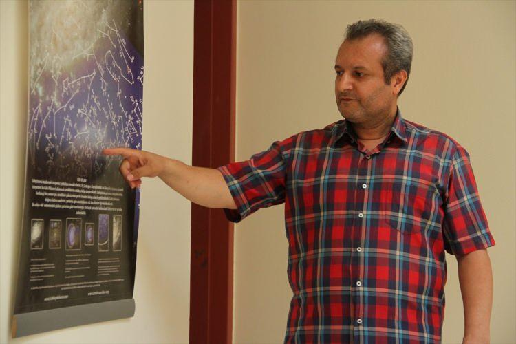 <p>Erciyes Üniversitesi (ERÜ) Fen Fakültesi Astronomi ve Uzay Bilimleri Bölümü Öğretim Üyesi Doç. Dr. Mehmet Tanrıver, hafta sonu yaşanacak yoğun meteor (gök taşı) yağmurunun ışık kirliliğinden uzak bölgelerde izlenebileceğini belirtti.</p>
