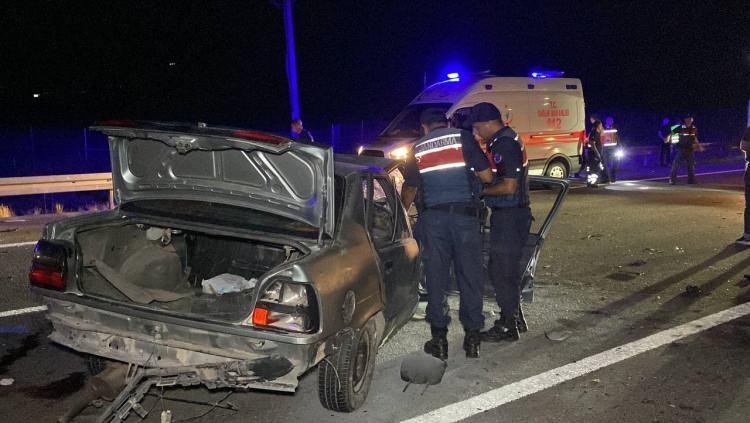<p>Ardından yaralılar ambulanslara bindirilerek Aksaray Ortaköy İlçe Devlet Hastanesi ve Aksaray Eğitim ve Araştırma Hastanelerine kaldırıldı.</p>
