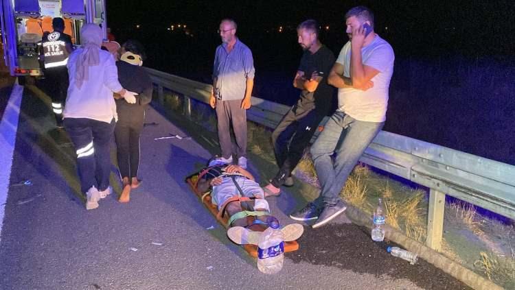 <p>Kısa sürede olay yerine gelen 112 Acil Yardım ekipleri yaralılara ilk müdahaleyi olay yerinde yaptı.</p>
