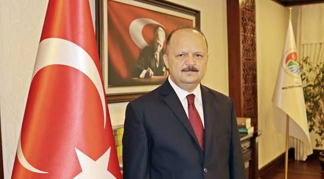 <p>Mustafa Özarslan - Sinop valisi</p>