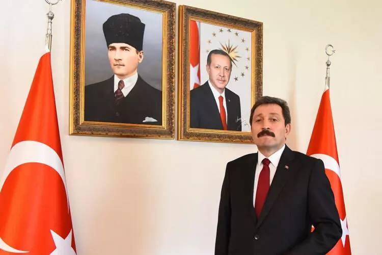 <p>Orhan Tavlı - Samsun valisi</p>
