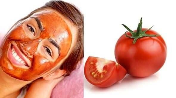 <p>Cilt bakımında da işe yarayan çürümüş domatesleri maske olarak lkullanabilirsiniz.</p>
