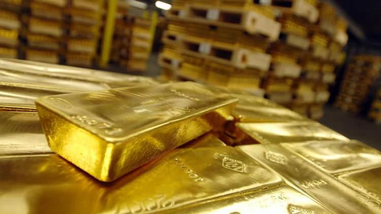 <p>Gram altın 1,686 TL'den başladığı haftayı düşüşle kapatmaya hazırlanıyor. Dolar haftalık bazda değer kazanırken altın fiyatları geriledi. </p>
<p> </p>