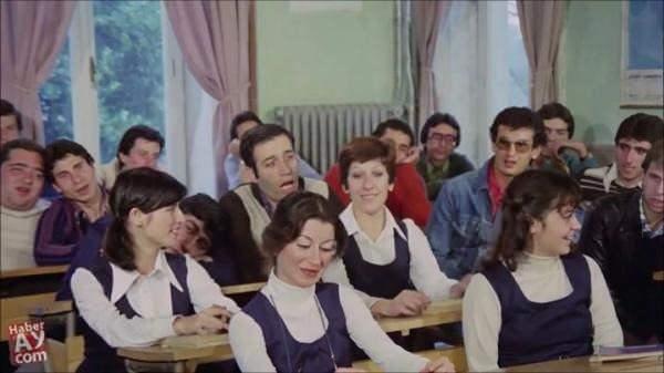 <p><strong>Sultan, K&ouml;şe Kapmaca, Vay Başımıza Gelenler ve Postacı gibi filmlerle de dikkat &ccedil;eken Kutlar, son hali ile dikkat &ccedil;ekti.</strong></p>

<p>&nbsp;</p>
