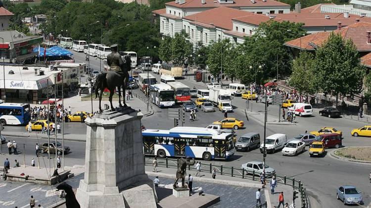 <p>Ulus ve Kızılay'ı araç trafiğine kapatarak Cebeci-Dışkapı istikametinde troleybüs hizmeti</p>

<p> </p>
