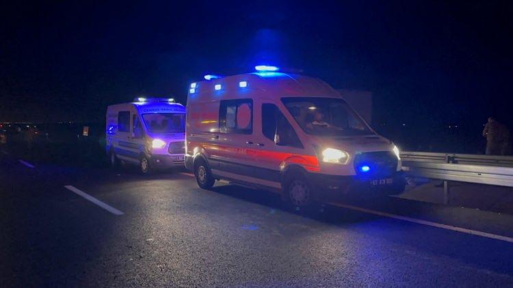 <p>Kaza nedeniyle Siverek-Diyarbakır kara yolu yaklaşık bir saat ulaşıma kapandı. </p>