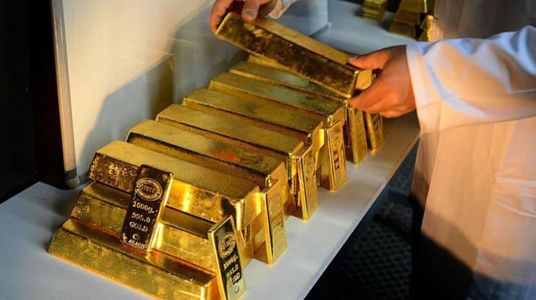 <p>Gram altın 1,686 TL'den başladığı haftayı düşüşle kapatmaya hazırlanıyor. </p>
