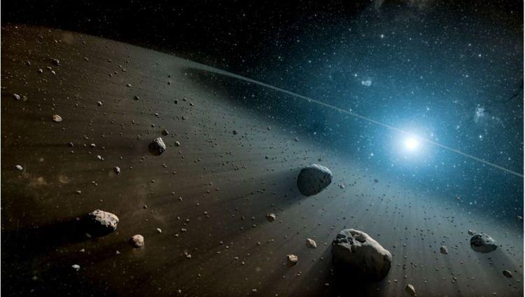 <p>Şu anda bilim insanları 2.350 potansiyel olarak tehlikeli asteroitten haberdar ancak <strong>henüz bulunmamış</strong> <strong>3.000'den fazla asteroit</strong> olduğunu tahmin ediyorlar.</p>
