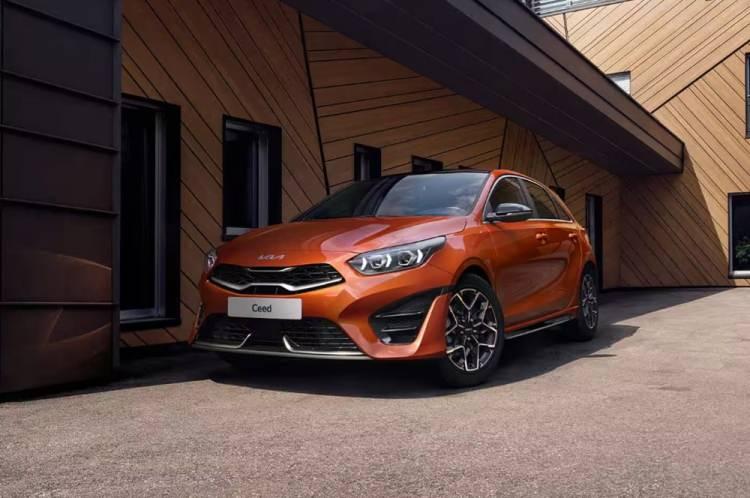 <p><strong>KİA</strong></p>

<p>Yeni Ceed HB 1.0L 120 PS DCT (Otomatik) Mild Hybrid - Benzin Cool <br />
<br />
<br />
2023- Ağustos fiyatı: 1.275.000 TL</p>

<p> </p>
