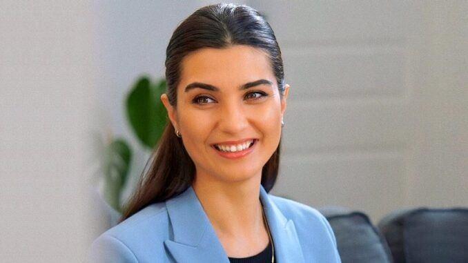 <p><span style="color:#000080"><strong>2- TUBA BÜYÜKÜSTÜN</strong></span></p>