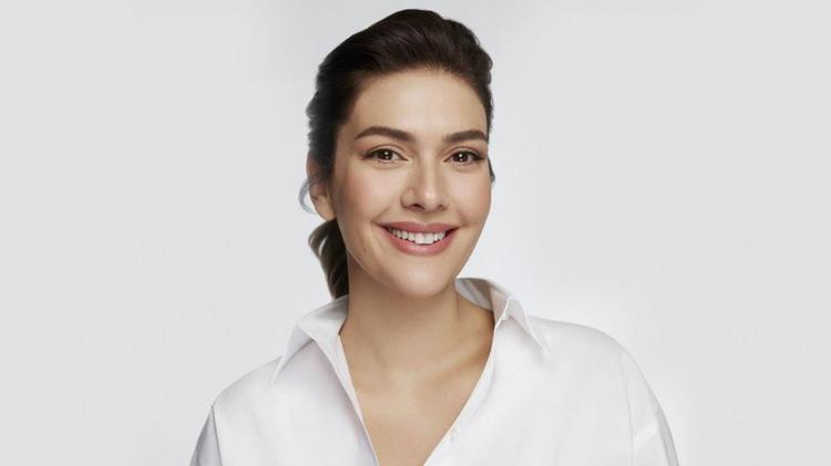 <p><span style="color:#000000"><strong>7- BERGÜZAR KOREL</strong></span></p>
