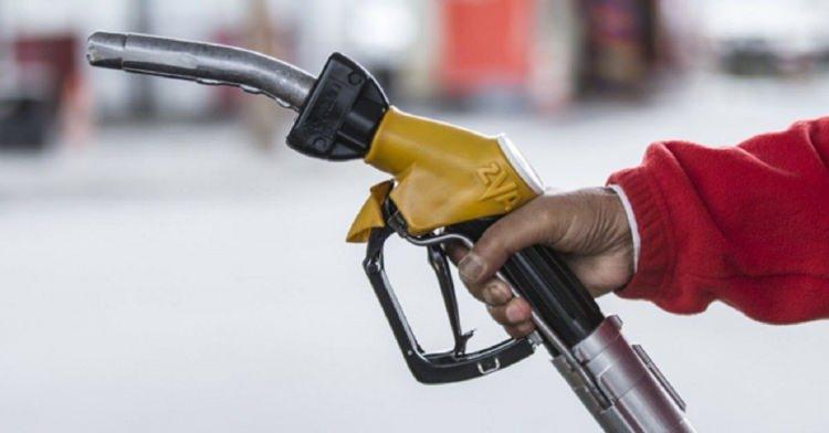 <p>16 Temmuz Pazar günü itibarıyla İstanbul Avrupa Yakasında benzin fiyatları 34,01 TL olurken motorin fiyatları ise 32,36 TL olmuştu.</p>