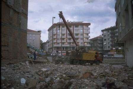 <div>İmzalanan protokolün ardından Kocaeli Büyükşehir Belediyesi tarafından işletilen 31 deprem istasyonunun yanına AFAD tarafından 10 istasyon daha kuruldu.</div>
<div> </div>
<div> </div>