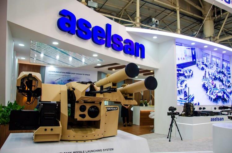 <p>Yurt içinde ve yurt dışında kullanıcılarımıza sunduğumuz rekabet gücü yüksek çözümlerle ülkemizin katma değerli ihracat hedeflerine en yüksek girdileri sağlayacağız. Milletimizden aldığımız güçle, çığır açıcı milli projelere imza atmayı sürdüreceğiz."</p>