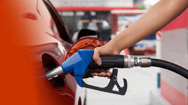 <p>Benzine de 25 Temmuz'da 2 liralık bir zam daha yapıldı</p>
<p> </p>