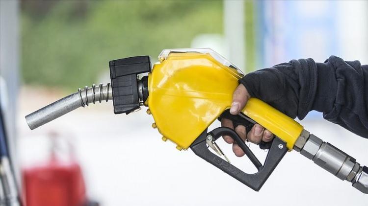<p> Motorine 28 Temmuz'da 1,45 TL'lik, 1 Ağustos'ta ise 1,07 TL birer zam daha yapıldı.</p>