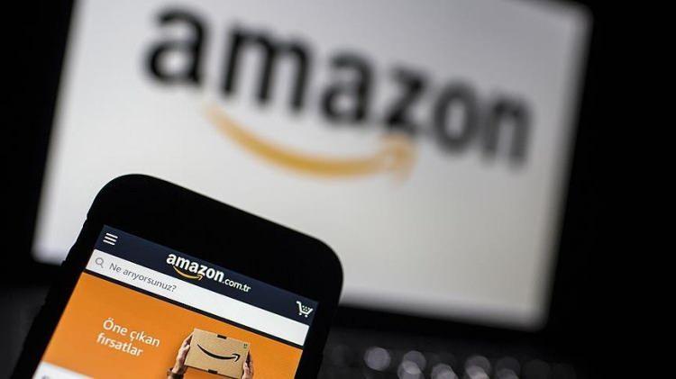 <p>Amazon, yapay zeka teknolojisini yorumlarda kullanmaya başladı. Şirket kullanıcılar tarafından gelen yorumları incelemek için yapay zekayı devreye soktu.</p>
