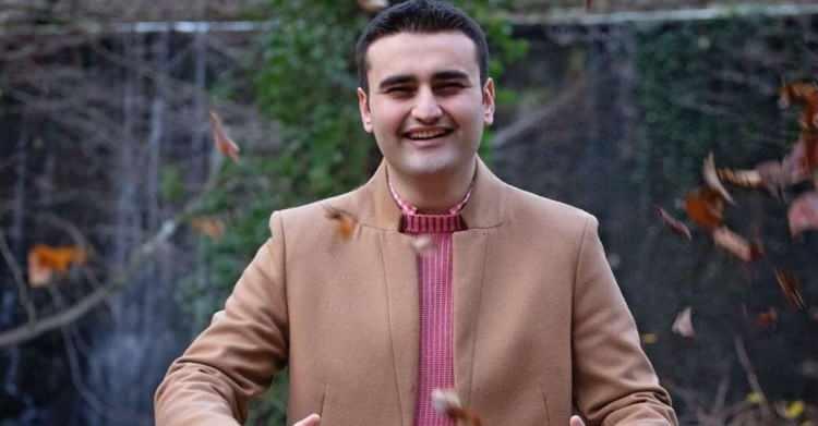 <p><span style="color:#B22222"><strong>OĞLUNA TEPKİ G&Ouml;STERMİŞTİ!</strong></span></p>

<p>Oğluna ve eski eşine tepki g&ouml;steren baba İsmail &Ouml;zdemir, "Annesinin genlerini almış. Babaya karşı d&uuml;şman ediyor. Sosyal medyasını da ben sağladım, sponsorluğunu da ben yaptım. Zaten iki sene &ouml;ncesine kadar bakarsanız Burak diye bir şey yoktu" ifadelerini kullanmıştı.</p>

<p>&nbsp;</p>
