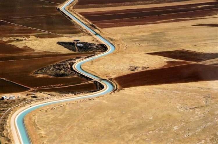 <p><strong>Bizlere verilebilecek en güzel müjdeli haberdi. İnşallah bütün Mezopotamya ovası sulama kanalından faydalanır. Artık rahat bir şekilde yılda iki ürün alabileceğiz"</strong> dedi.</p>
