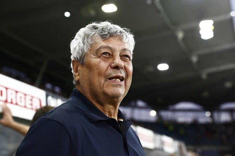 <p><strong>2) Mircea Lucescu (37 Kupa)</strong><br />
<br />
Deneyimli teknik adam, ülkemizde Galatasaray ile lig şampiyonluğu yaşadı ve sarı kırmızılılara UEFA Süper Kupa'yı kazandırdı. Sonraki sezon Beşiktaş'ı da ligde zafere ulaştırdı. Kazandığı 37 kupanın 22'sini Shakhtar Donestk ile elde eden Lucescu, şu anda Dinamo Kiev'i çalıştırıyor.</p>