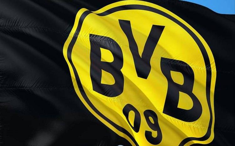 <p><strong>8) BORİSSİA DORTMUND</strong></p>

<p> </p>

<p>592 BİN TAKİPÇİ</p>
