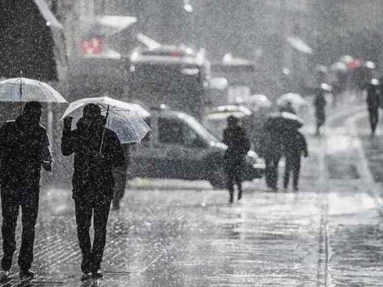 <p><strong>Ayrıca yıldırım riskini artırabilecek şu durumlardan kaçınmalısınız:</strong></p>
<p> </p>