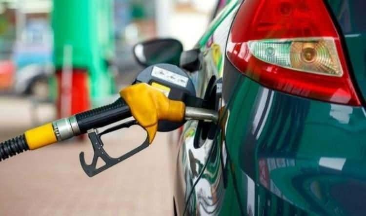 <p>Petrol piyasasında dolaşımda bulunan tüm petrol türlerinin fiyatı, ham petrol fiyatındaki değişimlerden etkilenmekle birlikte, her bir ürünün fiyat oluşumu arz-talep mekanizmasına göre ayrı ayrı oluşuyor.</p>
<p> </p>