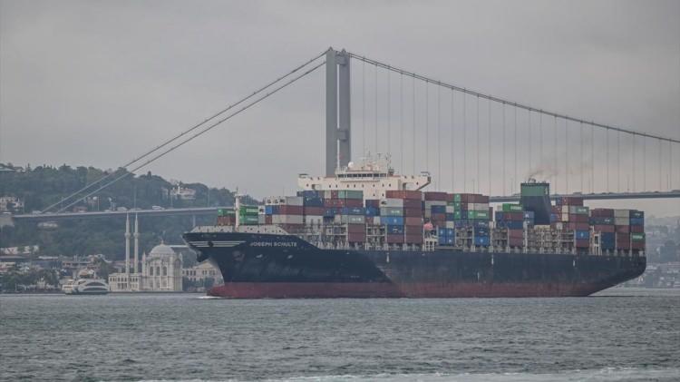 <p>Rusya'nın çekilmesinin ardından tahıl koridoru anlaşması kapsamında yola çıkan gemi İstanbul Boğazı'na girdi.</p>
