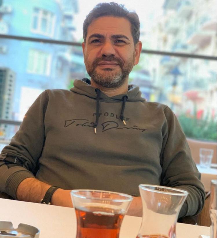 <p><span style="color:#B22222"><strong>Ufak yeni işini şu sözlerle açıkladı;</strong></span></p>

<p><strong>"Akademiyi önce Türkiye'de açacaktık ancak pandemi döneminde Türkiye'deki kısıtlamalar nedeniyle ilk adımı Azerbaycan'da attık. Hem burada dostlarımız vardı, hem de Azerbaycan'ın böyle bir girişime ihtiyaç olduğunu düşündük. İnsanların yeteneklerini keşfetmesini amaçlıyoruz. Hem kamera önü hem de kamera arkası eğitimler veriyoruz. Oyunculuk, müzik, rejisörlük ve resim dallarımız var. Ben de deneyimlerimi gençlere aktarmaya çalışıyorum."</strong></p>
