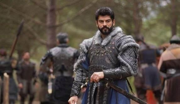 <p><span style="color:#000000"><strong>ATV ekranlarının reyting rekortmeni dizisi "Kuruluş Osman", her sezon dikkat &ccedil;eken konusu ve yıldız oyuncu kadrosuyla izleyenleri ekran başına kilitliyor.</strong></span></p>
