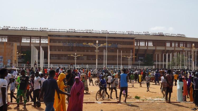 <p>ECOWAS ülkelerinin genelkurmay başkanlarının, Gana'nın başkenti Akra'da düzenledikleri toplantıda Nijer'e askeri müdahalenin tarihinin belli olduğu duyurulmuştu.</p>
<p> </p>